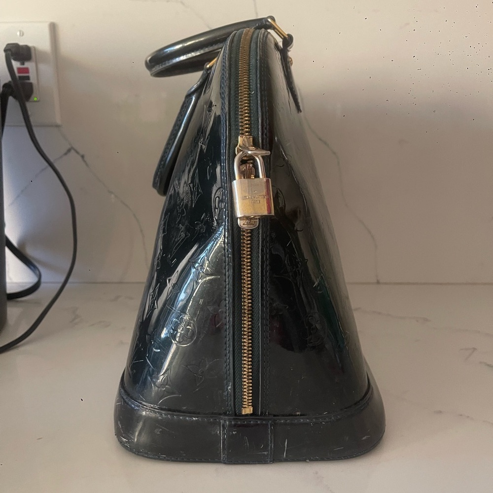 Louis Vuitton Alma GM Vernis Patent Leather Bag With Lock & Keys Full Set - Picture 11 of 15